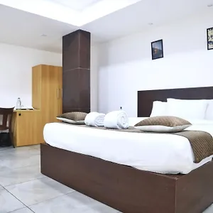 2* Hotel Reach